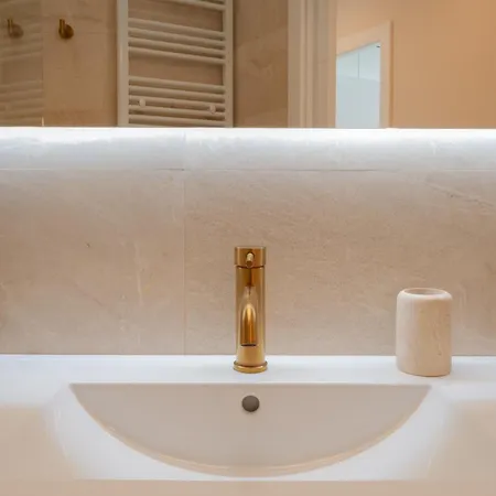 Av Costa One Apartamento